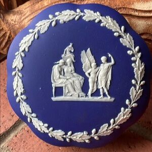 💚Wedgwood treasure box jewelry box  trinket storage box